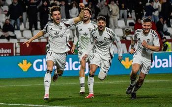 El Alba alcanza los 34 puntos con un gran triunfo ante el Real Zaragoza (2-1)