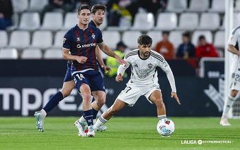 El Alba cae bajo la lluvia, dura derrota manchega ante la SD Eibar