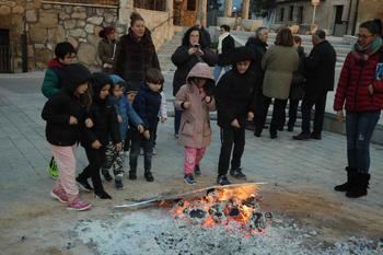 El entierro de la sardina despide el Carnaval de Almonacid entre música, tradición y buen humor