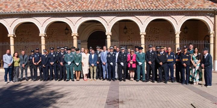 Alovera celebra a los Ángeles Custodios con policías locales