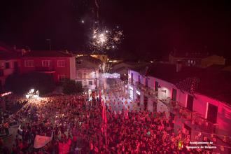 El chupinazo de la peña ROKAMEX, en su 10º Aniversario, da inicio a los días grades de las fiestas de Yunquera