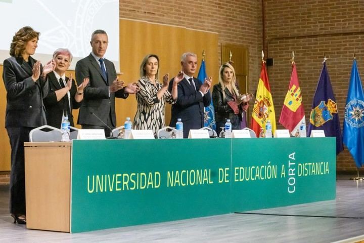 Ana Guarinos destaca la educación como clave para la libertad en la inauguración del curso de la UNED