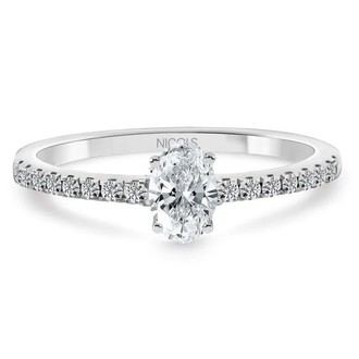 El diamante ovalado se convierte en la nueva tendencia en anillos de compromiso