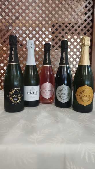 Nueva Cena Armonía en el Fogón del Vallejo con un maridaje perfecto entre espumosos de Cádiz y la propia cocina gaditana