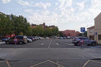 Desde el domingo, no se podrá estacionar en el aparcamiento junto al Ayuntamiento ni en la calle Bélgica de Azuqueca
