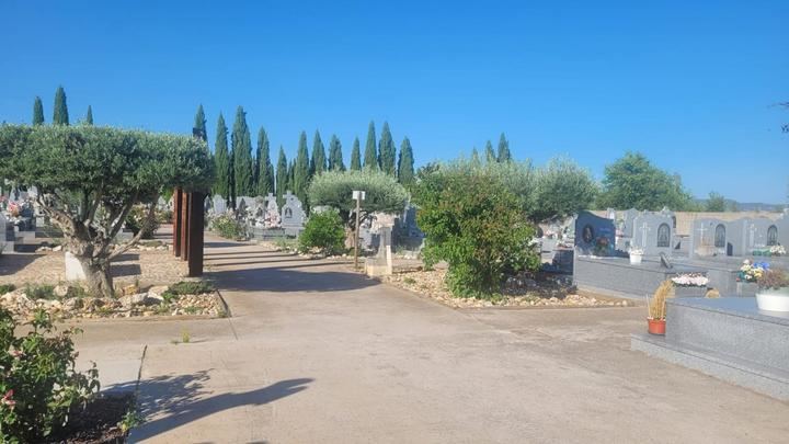 El Ayuntamiento de Azuqueca acomete mejoras en el Cementerio municipal y proyecta su ampliación