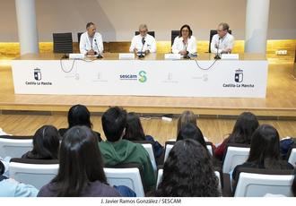 El hospital de Guadalajara recibe a 41 estudiantes de tercero de Medicina de la Universidad de Alcalá que inician su formación práctica