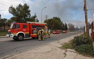 Evacuada una nave de fabricación de espadas artesanales por un incendio en Toledo