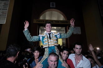 Borja Jiménez sale a hombros en la primera de feria de Guadalajara, aburrida de solemnidad