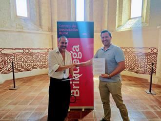 Firmado el contrato para culminar la construcción del nuevo pabellón polivalente en Brihuega