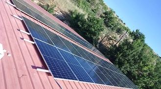 Brihuega coloca una instalación fotovoltaica en su polideportivo que le permitirá ahorrar más de 8.000 euros anuales