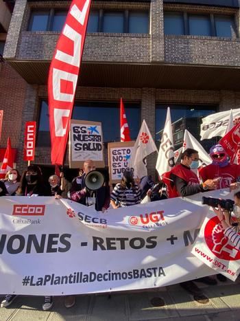 Trabajadores de CaixaBank de Castilla-La Mancha protestan en Toledo por la presión laboral