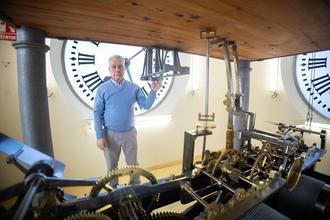 Tres segundos entre uva y uva para no atragantarse, todo listo en el reloj de Sol