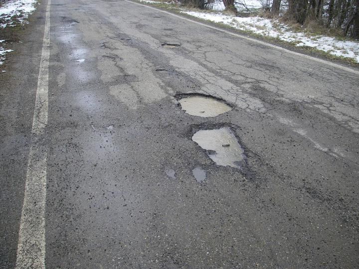 El 52% de las carreteras estatales, autonómicas y forales tienen deterioros graves o muy graves, según un estudio
