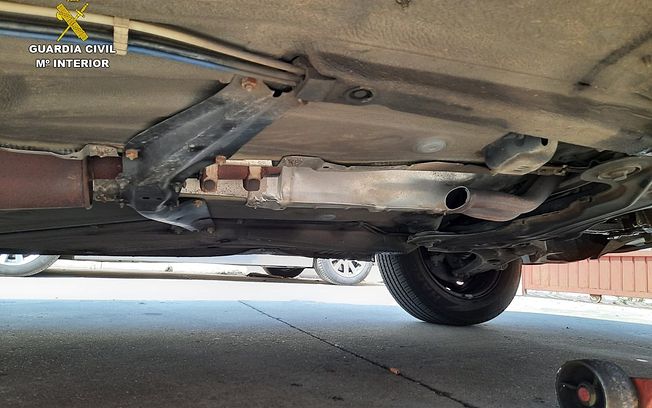 La Guardia Civil desarticula en Guadalajara a dos grupos criminales dedicados al robo de catalizadores