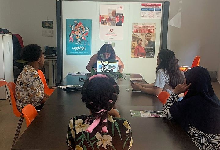 Seis familias llenan el Centro Belén de Cáritas Diocesana en Guadalajara