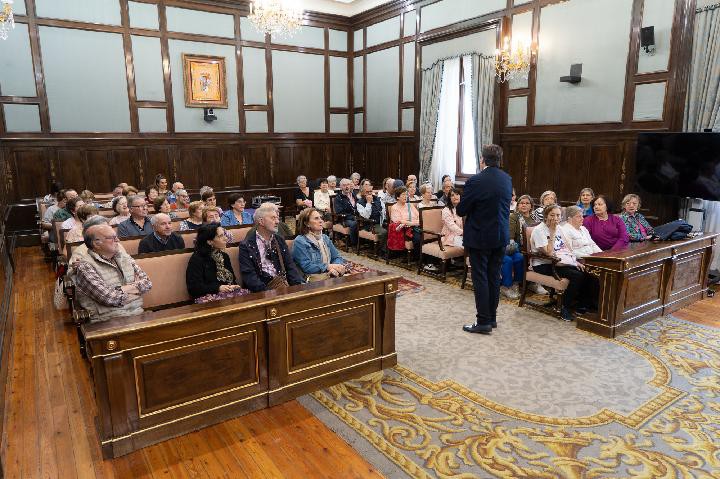 Casi 190 visitantes exploran la Diputación de Guadalajara en jornada de puertas abiertas