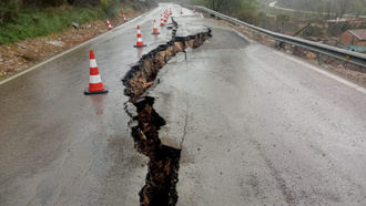 Cortada la CM-2005 a la altura de Brihuega por el hundimiento de parte de la vía