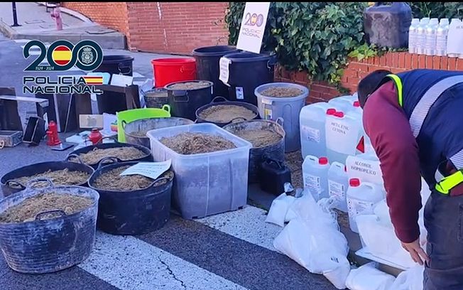 Desmantelado en Madrid un laboratorio clandestino que distribuía cocaína impregnada en cajas de cartón