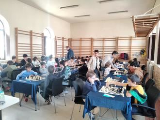 Cogolludo une ajedrez, historia y turismo en una brillante jornada del circuito escolar provincial