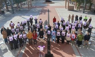 Homenaje en Cabanillas contra la violencia de género en el 25N