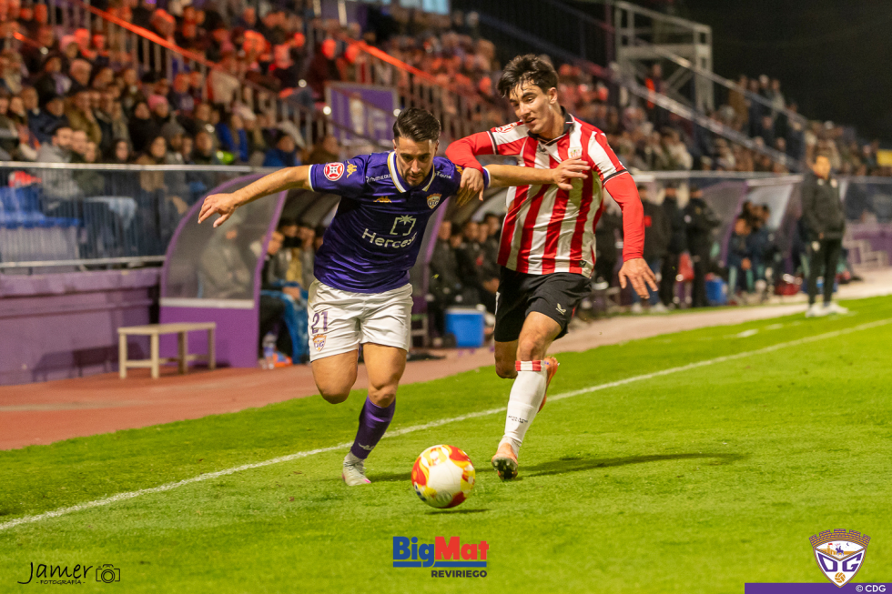 El Dépor encadenó una nueva derrota en el Pedro Escartín tras caer por 2-3 ante el Bilbao Athletic