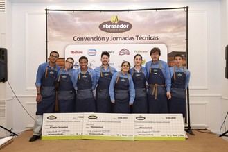 Grupo Abrasador celebra el talento en el V Concurso Nacional de Metres y Camareros