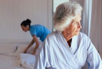 El 64% de los españoles apoya el ingreso en residencias para enfermos avanzados de Alzheimer