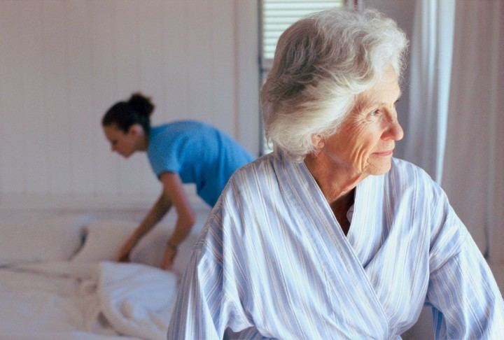 El 64% de los españoles apoya el ingreso en residencias para enfermos avanzados de Alzheimer