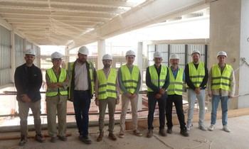 El alcalde supervisa el avance del nuevo Centro Acuático en Cabanillas del Campo