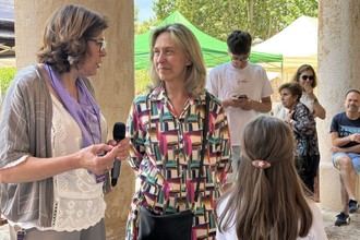 El XVIII Encuentro Nacional de Encajeras anima los jardines del Infantado