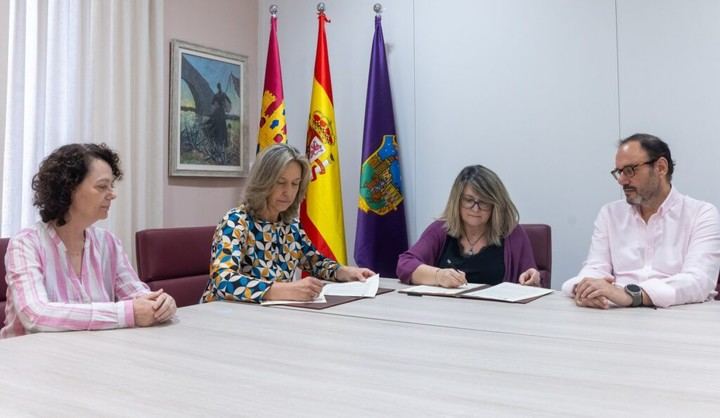 Guadalajara firma convenio para luchar contra el abandono escolar