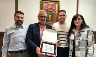 Cabanillas homenajea a Juan Antonio Fariñas por sus 30 años en seguros