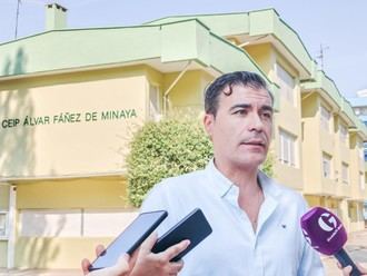 El CEIP Álvar Fáñez estrena fachada tras 25 años sin reformas