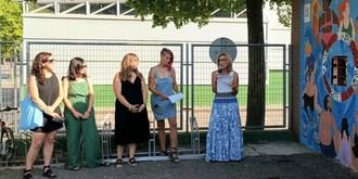 El Casar celebra la diversidad con un nuevo mural en la piscina municipal