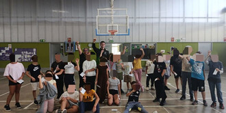 El Club Balonmano El Casar enseña a escolares durante la Semana Europea del Deporte