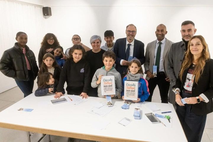 Guadalajara cierra el Mes de la Infancia con una cápsula del tiempo llena de sueños infantiles