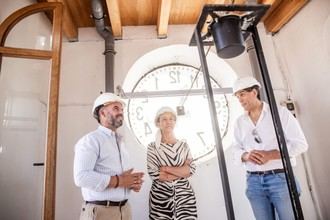 El reloj del Ayuntamiento de Guadalajara reanuda su funcionamiento tras la restauración del campanario