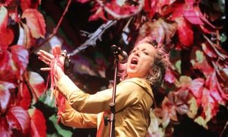 Karmento deslumbra en Cabanillas con su potente actuación