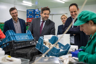 Núñez apuesta por la bajada de impuestos para impulsar el campo y la industria agroalimentaria de Castilla-La Mancha