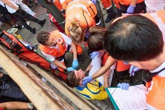 Cinco corredores, uno vecino de Azuqueca, trasladados al Hospital de Navarra tras el sexto encierro de los Sanfermines