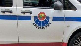 Encierra a su madre entre basura, excrementos y cadáveres de animales