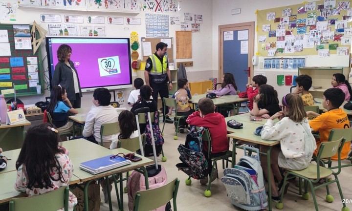 Cabanillas educa a sus escolares en seguridad vial y patinetes eléctricos
