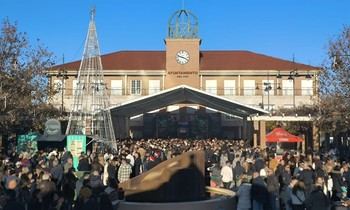 Gran éxito del tardeo navideño en la Plaza del Pueblo