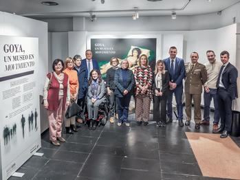 La alcaldesa inaugura en el Centro Ibercaja de Guadalajara la exposición Goya, un museo en movimiento