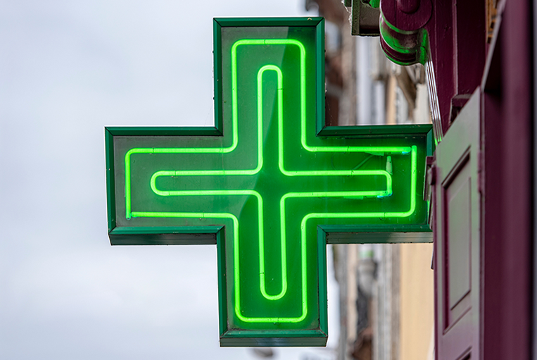 Dos farmacias de Guadalajara sufren robos con arma blanca en pleno mediodía