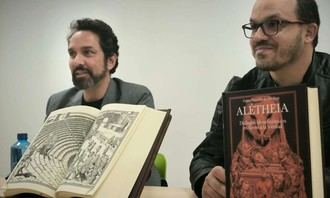 Presentación humorística de filosofía en la Biblioteca León Gil