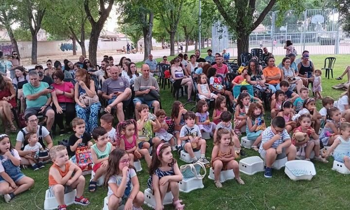 'El Festival Titirinillas inicia su octava edición con 'Flit y Flap''