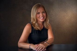 El libro 'No te fíes del cuñado' celebra su primer aniversario y fomenta la comunidad empresarial