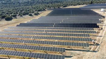 Comienzan a operar las centrales fotovoltaicas de Zurita I y II con 100 MW de potencia combinada